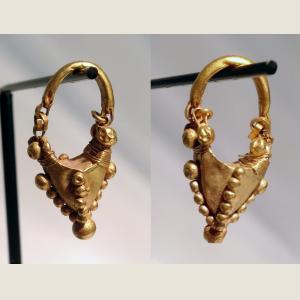 Click here to go to the Ancient Persian Gold Earrings page