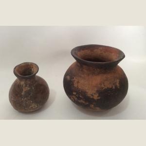 Click here to go to the 2 Terracotta Vases page